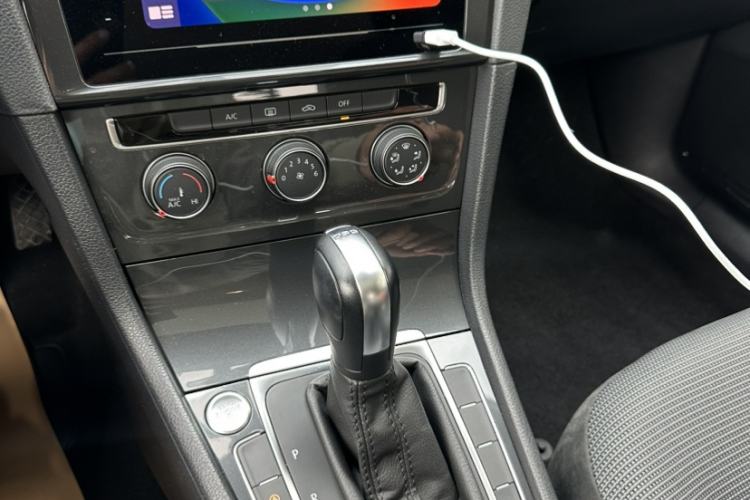 Used Volkswagen Golf 2020 Zhiai Edition 280TSI DSG Comfort Model Interior 14