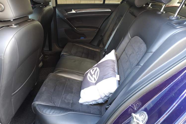 Used Volkswagen Golf 2020 280TSI DSG Luxury Edition Interior 4