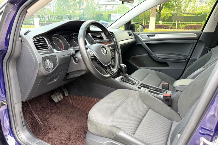 Used Volkswagen Golf 2020 Zhiai Edition 280TSI DSG Comfort Model Interior 5