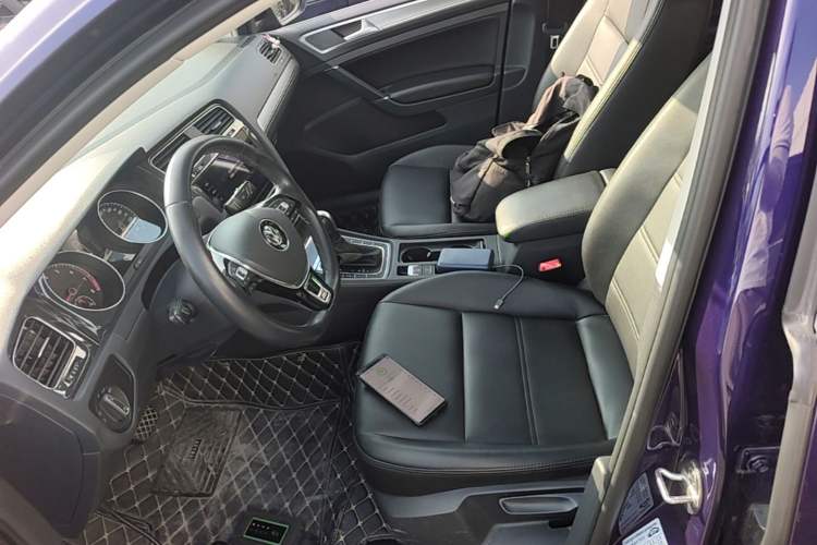 Used Volkswagen Golf 2020 200TSI DSG Comfortable and Ambitious Edition Left Front Seat