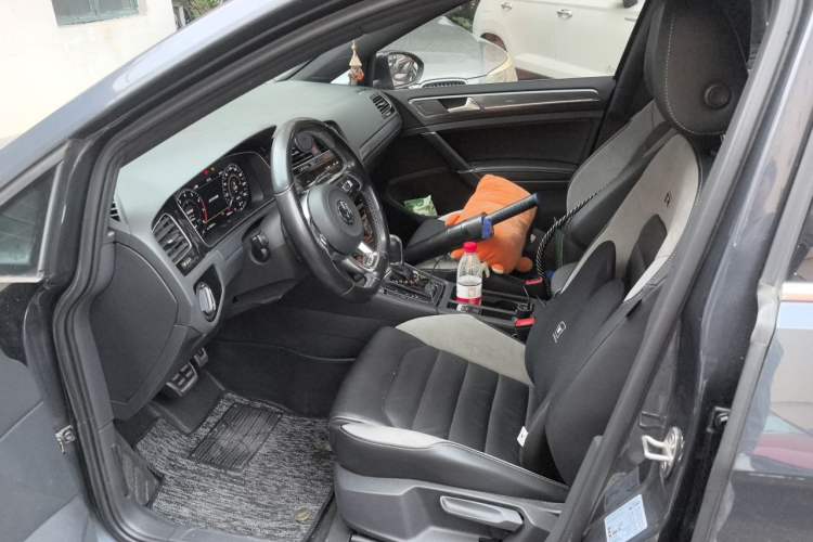 Used Volkswagen Golf 2020 280TSI DSG R-Line Version Left Front Seat