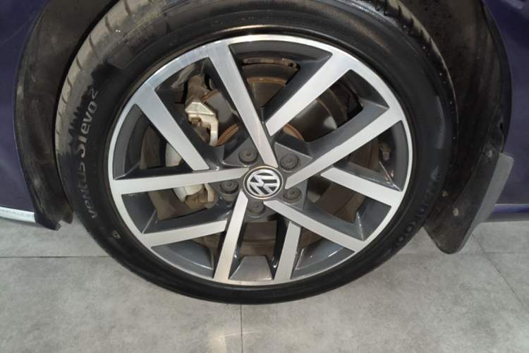 Used Volkswagen Golf 2020 280TSI DSG Comfort Version Left Front Wheel Hub
