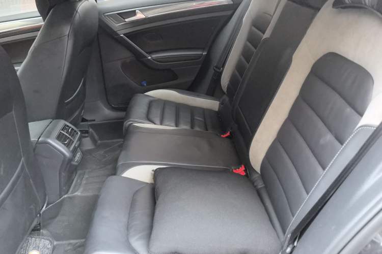 Used Volkswagen Golf 2020 280TSI DSG R-Line Version Left Rear Seat