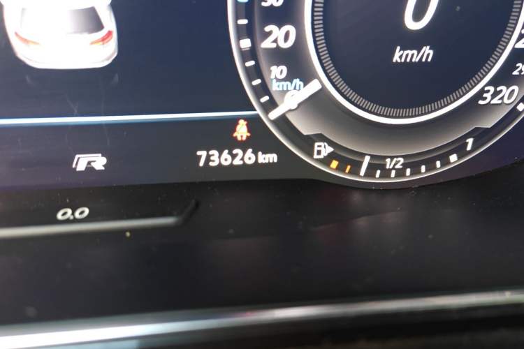 Used Volkswagen Golf 2020 280TSI DSG Luxury Edition Odometer Close Up