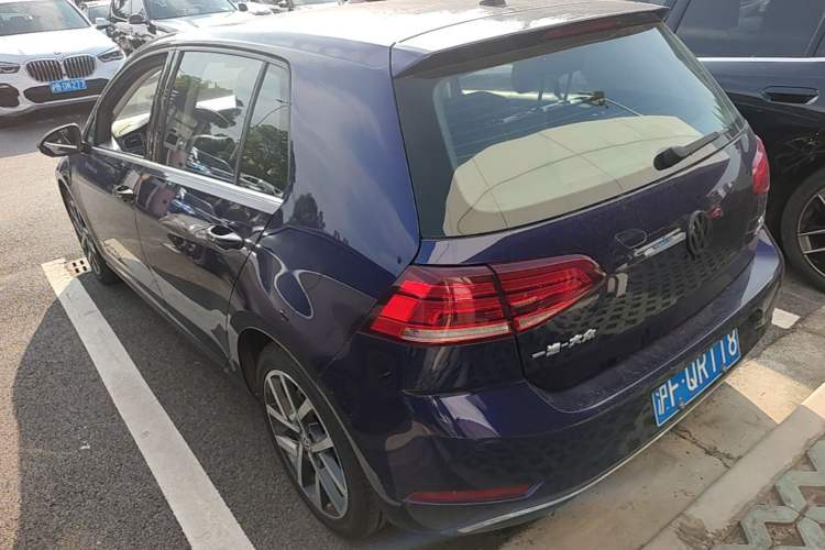 Used Volkswagen Golf 2020 200TSI DSG Comfortable and Ambitious Edition Rear Left 45 Deg