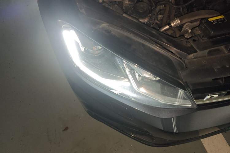 Used Volkswagen Golf 2020 Charming Edition 280TSI DSG R-Line Right Front Headlight