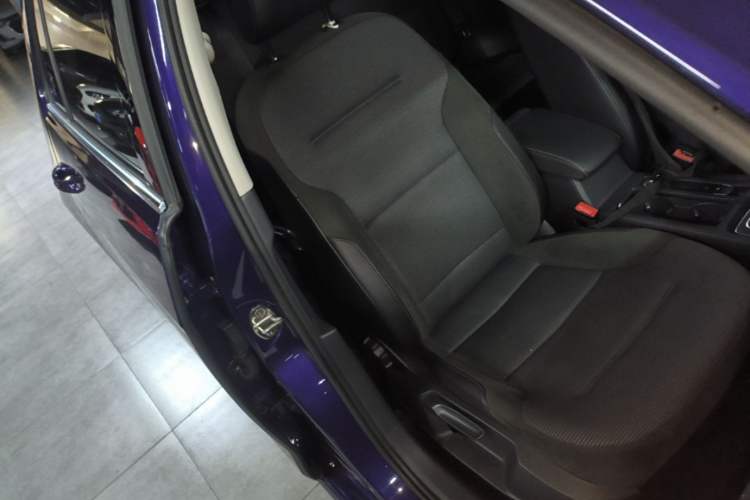 Used Volkswagen Golf 2020 280TSI DSG Comfort Version Right Front Seat