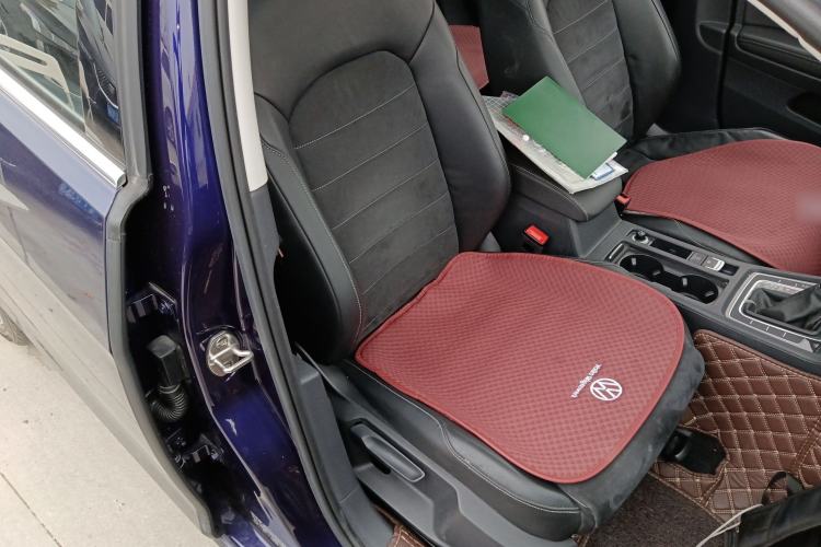 Used Volkswagen Golf 2020 Zhiai Edition 280TSI DSG Luxury Model Right Front Seat