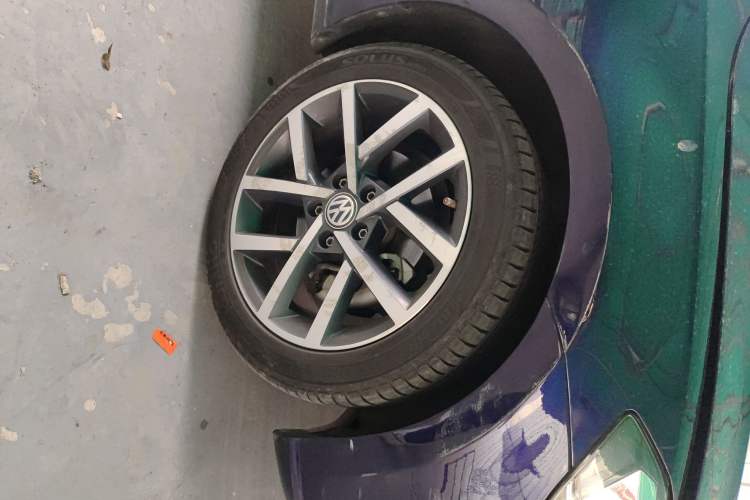 Used Volkswagen Golf 2020 Zhiai Edition 280TSI DSG Comfort Model Right Front Wheel Hub