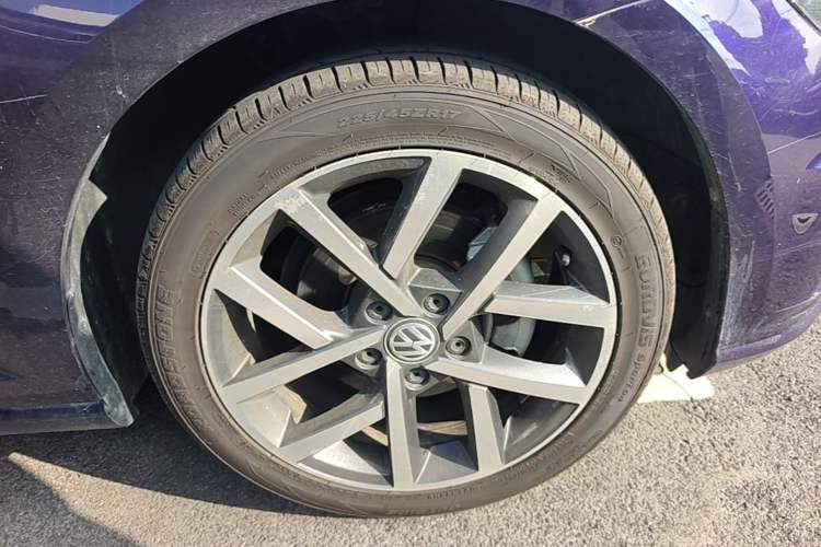Used Volkswagen Golf 2020 200TSI DSG Comfortable and Ambitious Edition Right Front Wheel Hub