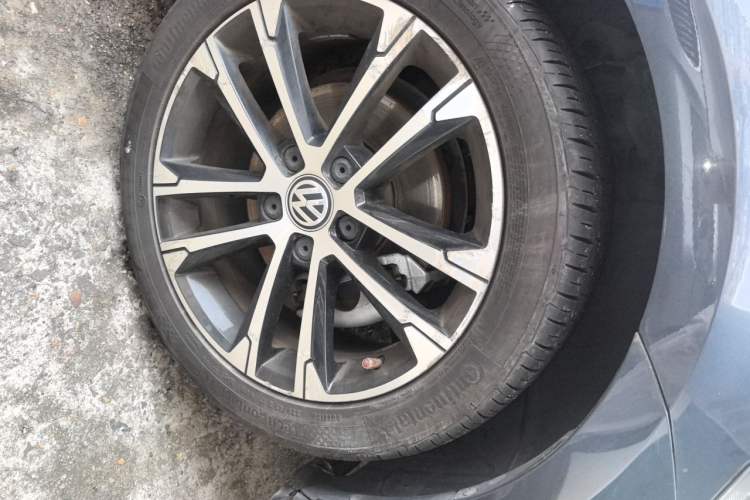 Used Volkswagen Golf 2020 280TSI DSG R-Line Version Right Front Wheel Hub