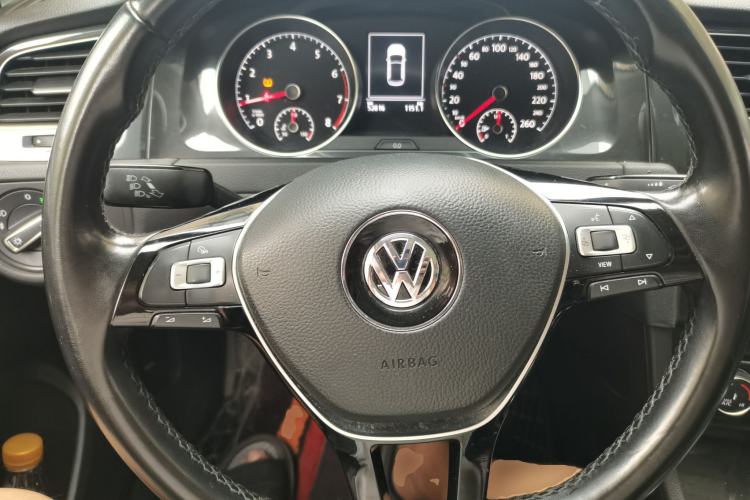 Used Volkswagen Golf 2020 Zhiai Edition 280TSI DSG Comfort Model Steering Wheel