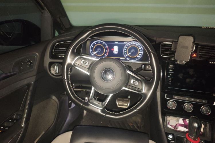 Used Volkswagen Golf 2020 Charming Edition 280TSI DSG R-Line Steering Wheel