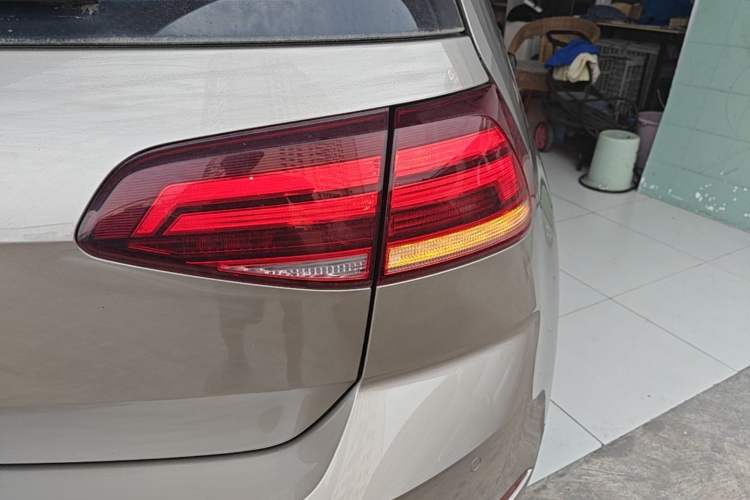 Used Volkswagen Golf 2020 Zhiai Edition 280TSI DSG Comfort Model Right Rear Taillight