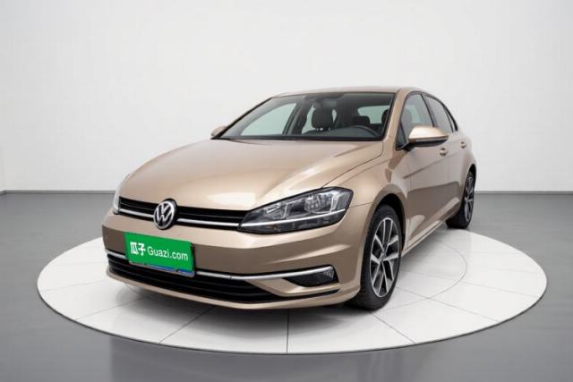 Ojetý Volkswagen Golf 2020 Zhiai Edition 280TSI DSG Comfort Model