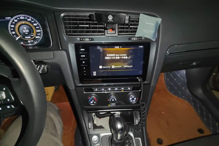 Used Volkswagen Golf 2020 Zhiai Edition 280TSI DSG Luxury Model Audio And AC Panel