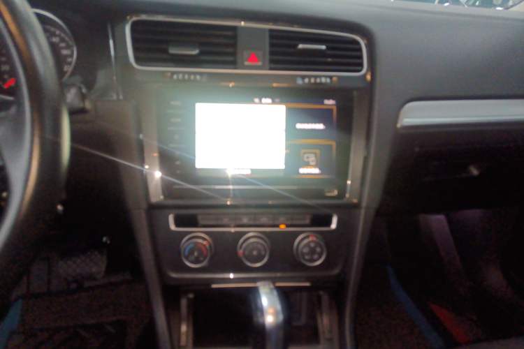 Used Volkswagen Golf 2020 200TSI DSG Comfortable and Ambitious Edition Audio And AC Panel