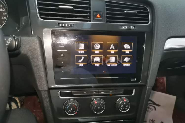 Used Volkswagen Golf 2020 Zhiai Edition 280TSI DSG Comfort Model Audio And AC Panel