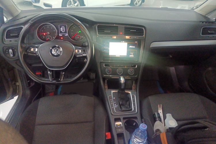 Used Volkswagen Golf 2020 200TSI DSG Comfortable and Ambitious Edition Center Console
