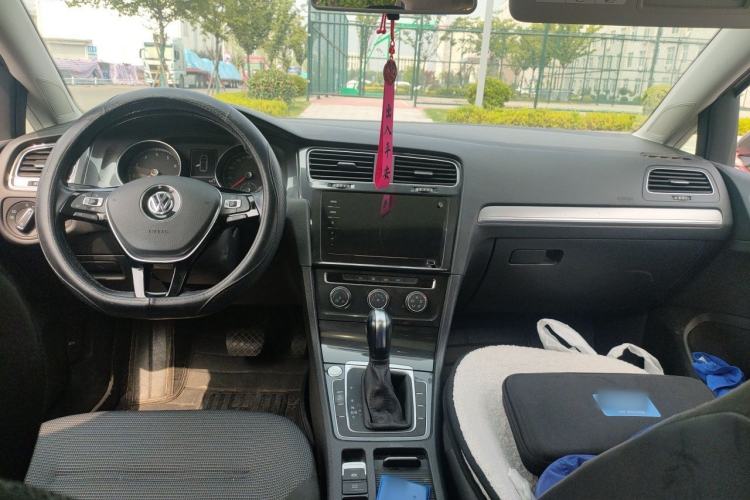 Used Volkswagen Golf 2020 Zhiai Edition 280TSI DSG Comfort Model Center Console