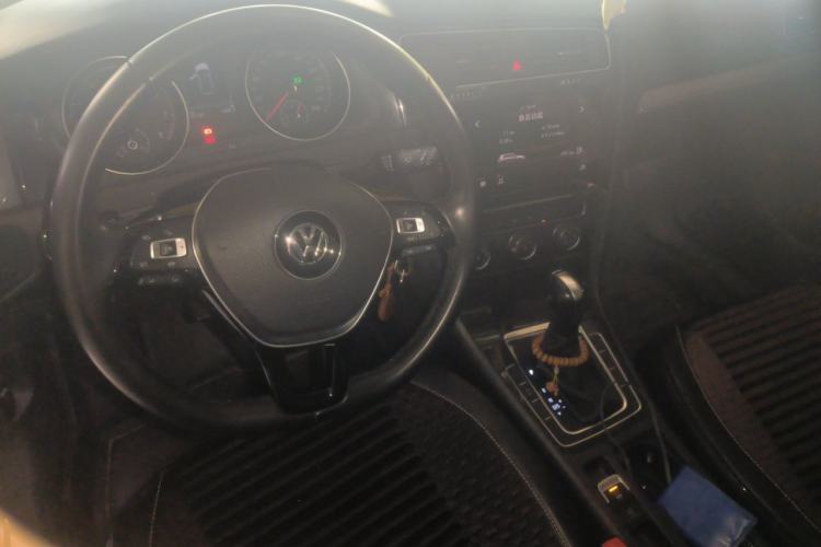 Used Volkswagen Golf 2020 280TSI DSG Comfort Version Center Console