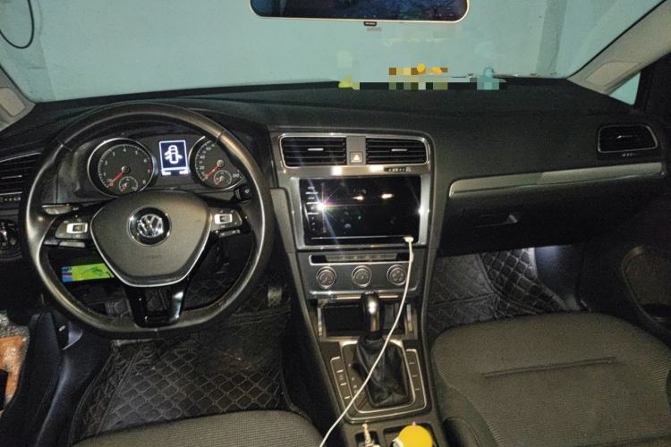 Used Volkswagen Golf 2020 280TSI DSG Comfort Version Center Console