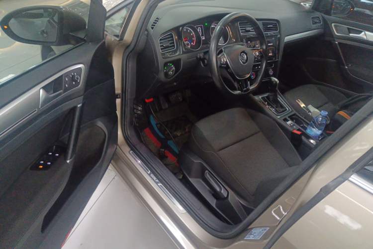 Used Volkswagen Golf 2020 200TSI DSG Comfortable and Ambitious Edition Driver Seat