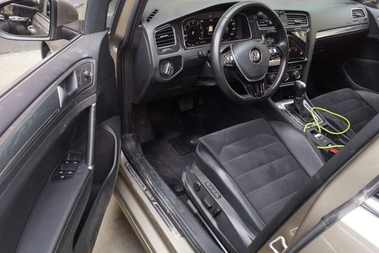 Used Volkswagen Golf 2020 Zhiai Edition 280TSI DSG Luxury Model Driver Seat