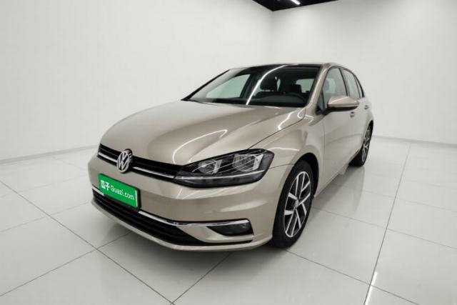 Ojetý Volkswagen Golf 2020 Zhiai Edition 280TSI DSG Comfort Model
