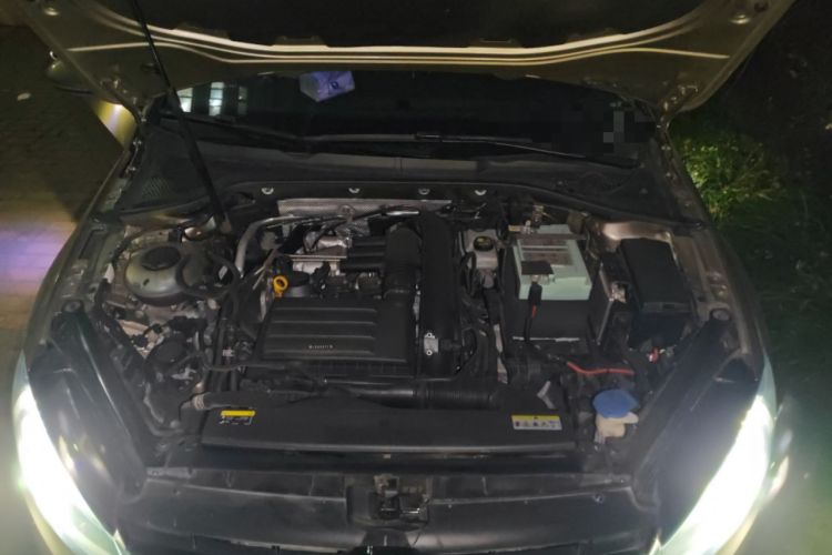 Used Volkswagen Golf 2020 Zhiai Edition 280TSI DSG Luxury Model Engine Bay