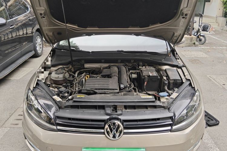 Used Volkswagen Golf 2020 280TSI DSG Luxury Edition Engine Bay