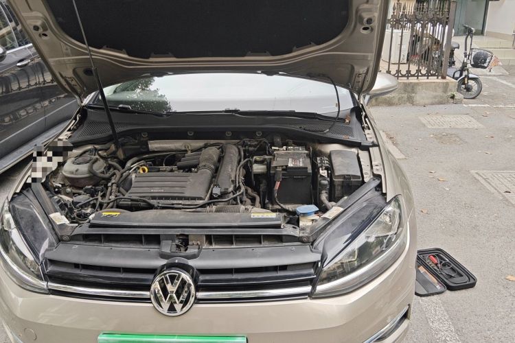 Used Volkswagen Golf 2020 280TSI DSG Luxury Edition Engine Bay Left