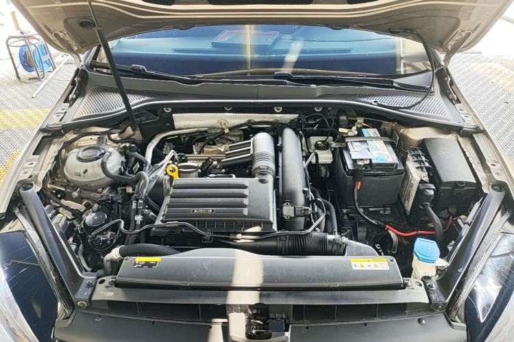 Used Volkswagen Golf 2020 Zhiai Edition 280TSI DSG Comfort Model Engine Bay