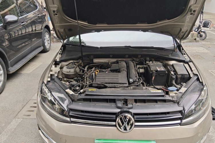 Used Volkswagen Golf 2020 280TSI DSG Luxury Edition Engine Bay Right