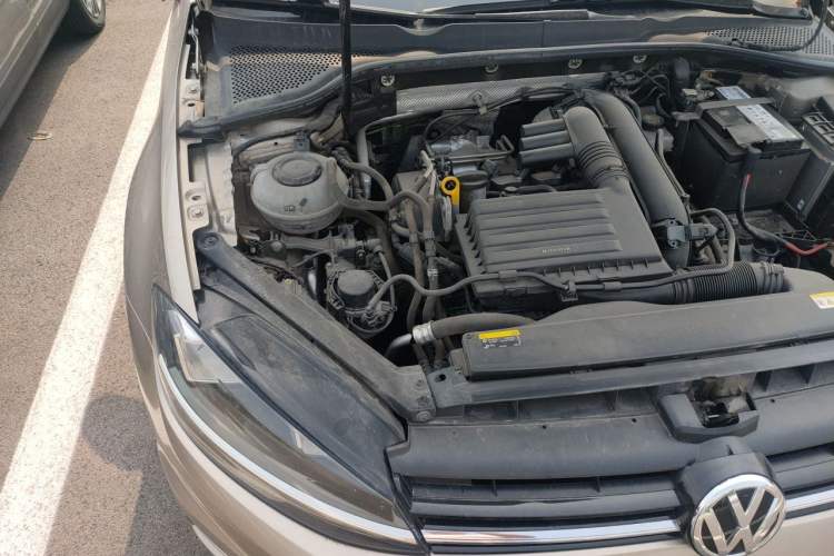 Used Volkswagen Golf 2020 Zhiai Edition 280TSI DSG Comfort Model Engine Bay Right