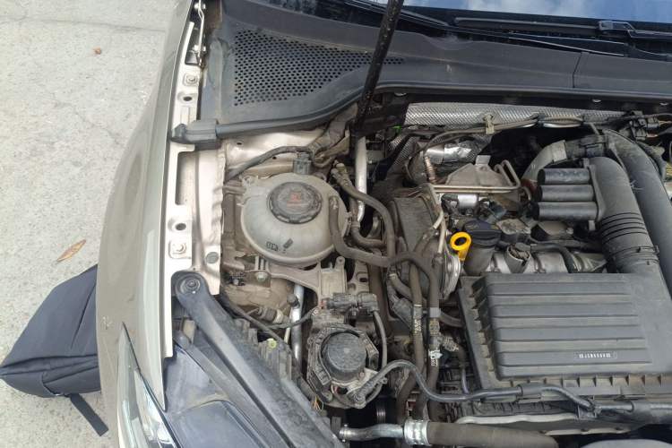 Used Volkswagen Golf 2020 Zhiai Edition 280TSI DSG Comfort Model Engine Bay Right