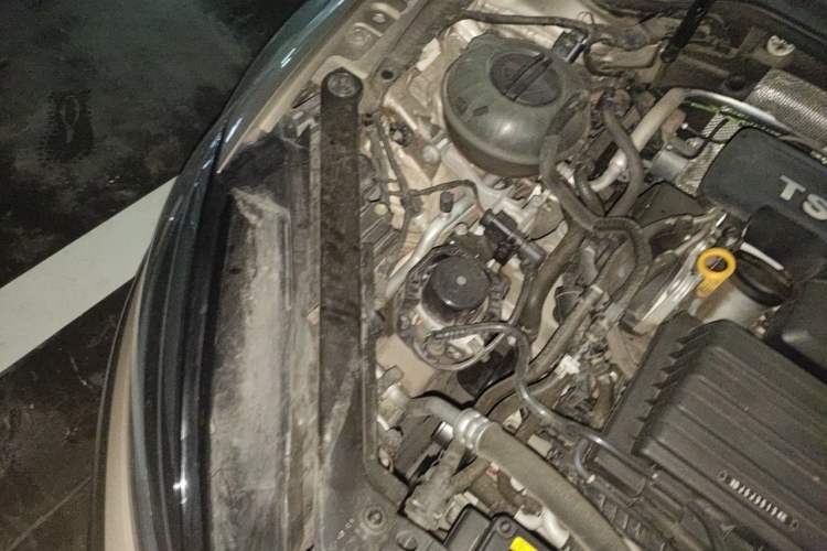 Used Volkswagen Golf 2020 280TSI DSG Comfort Version Engine Bay Right