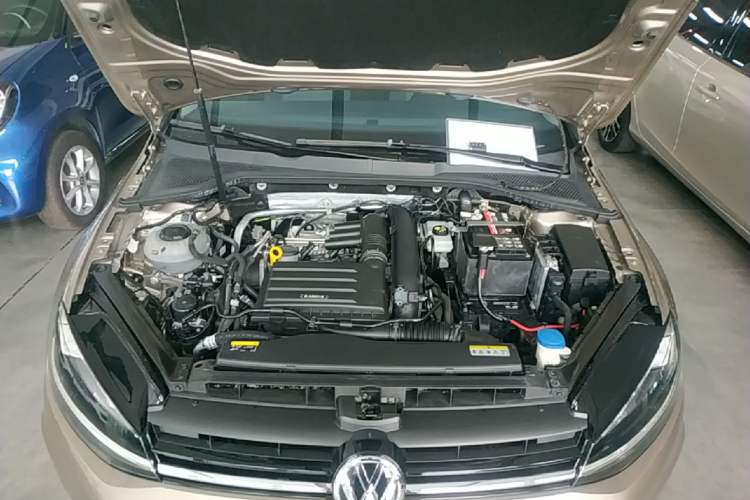 Used Volkswagen Golf 2020 Zhiai Edition 280TSI DSG Comfort Model Engine Bay