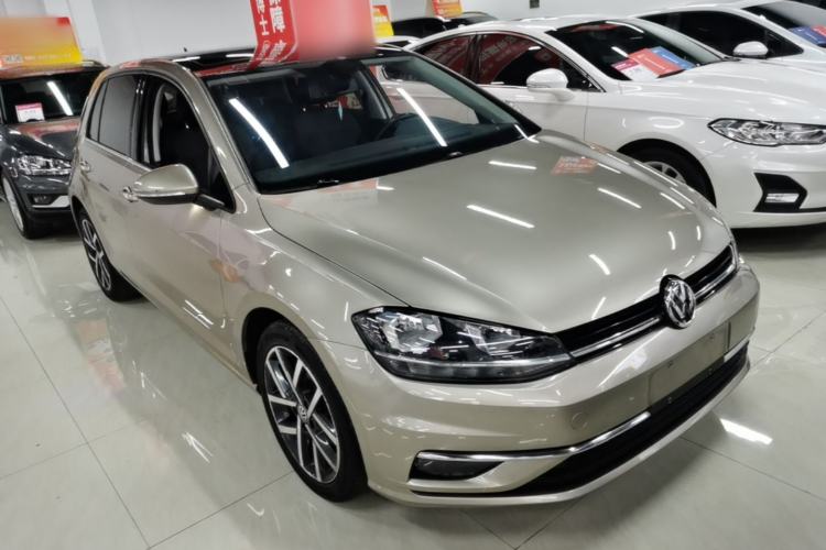 Used Volkswagen Golf 2020 Zhiai Edition 280TSI DSG Comfort Model Front Right 45 Deg