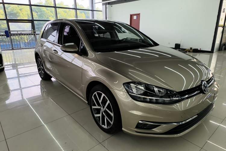 Used Volkswagen Golf 2020 Zhiai Edition 280TSI DSG Comfort Model Front Right 45 Deg