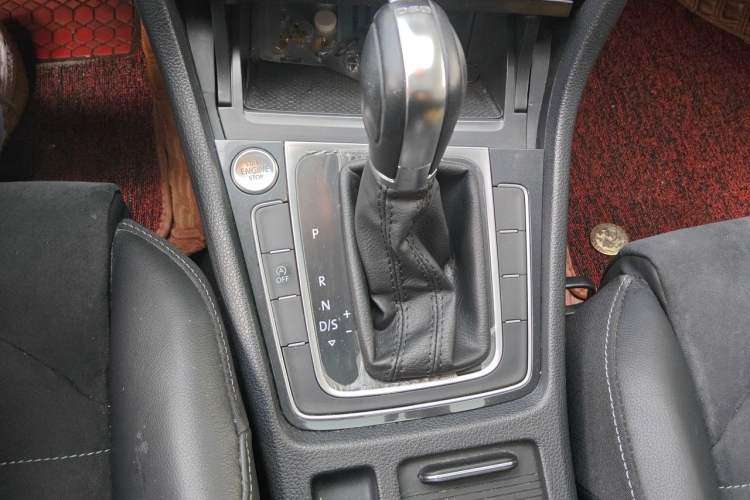 Used Volkswagen Golf 2020 280TSI DSG Luxury Edition Gear Lever