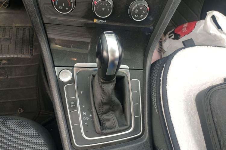 Used Volkswagen Golf 2020 Zhiai Edition 280TSI DSG Comfort Model Gear Lever