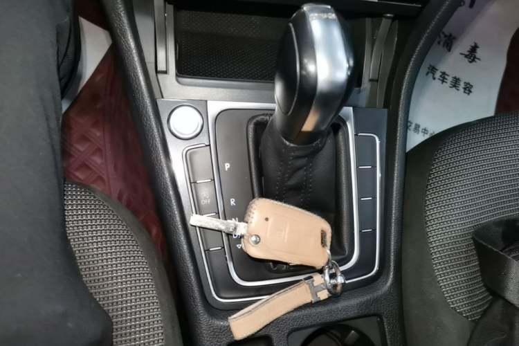 Used Volkswagen Golf 2020 Zhiai Edition 280TSI DSG Comfort Model Gear Lever