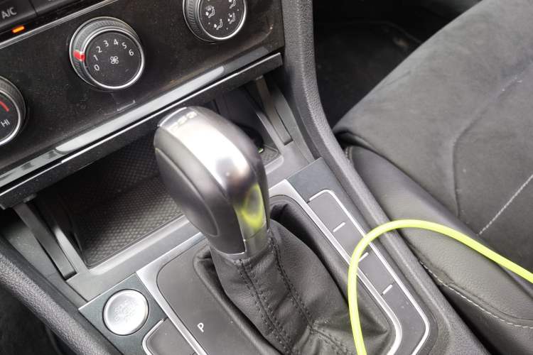 Used Volkswagen Golf 2020 Zhiai Edition 280TSI DSG Luxury Model Gear Lever