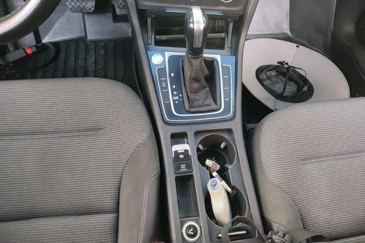 Used Volkswagen Golf 2020 Zhiai Edition 280TSI DSG Comfort Model Gear Lever