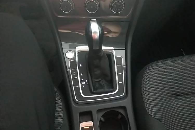 Used Volkswagen Golf 2020 Zhiai Edition 280TSI DSG Comfort Model Gear Lever