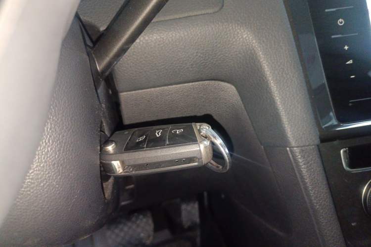 Used Volkswagen Golf 2020 200TSI DSG Comfortable and Ambitious Edition Interior 1