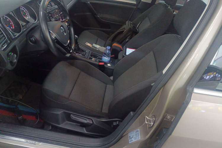 Used Volkswagen Golf 2020 200TSI DSG Comfortable and Ambitious Edition Left Front Seat