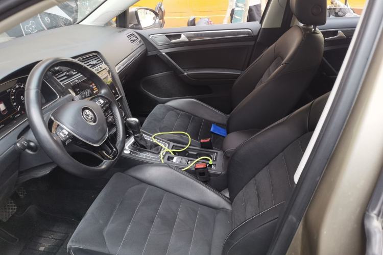 Used Volkswagen Golf 2020 Zhiai Edition 280TSI DSG Luxury Model Left Front Seat
