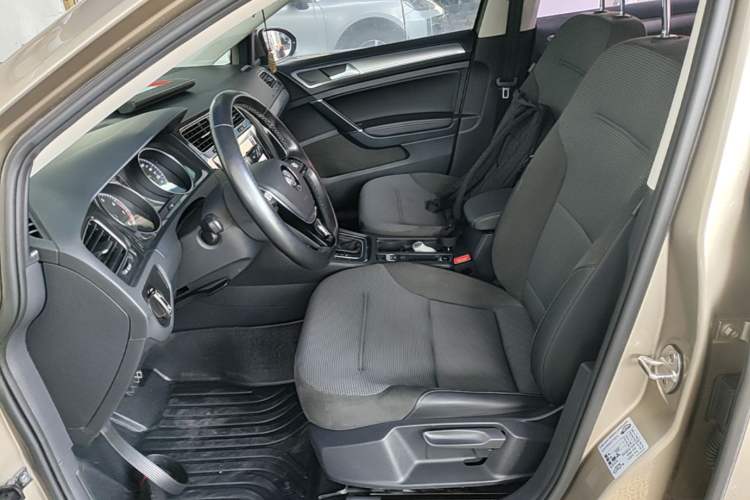 Used Volkswagen Golf 2020 Zhiai Edition 280TSI DSG Comfort Model Left Front Seat